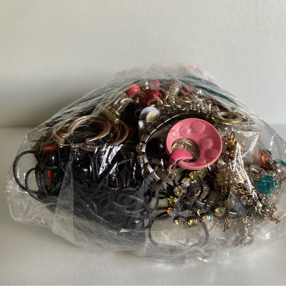 Mystery 3 lb + Fun crafters  jewelry accessories parts Lot Vintage Modern - Picture 7 of 9